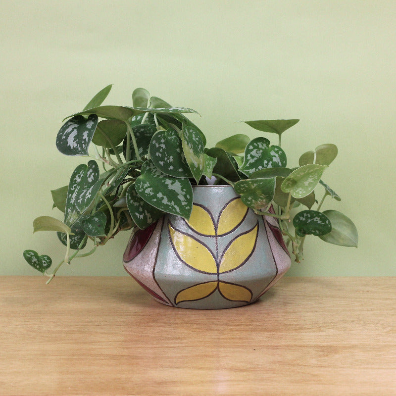 Made-to-Order Pot with Leaf Pattern